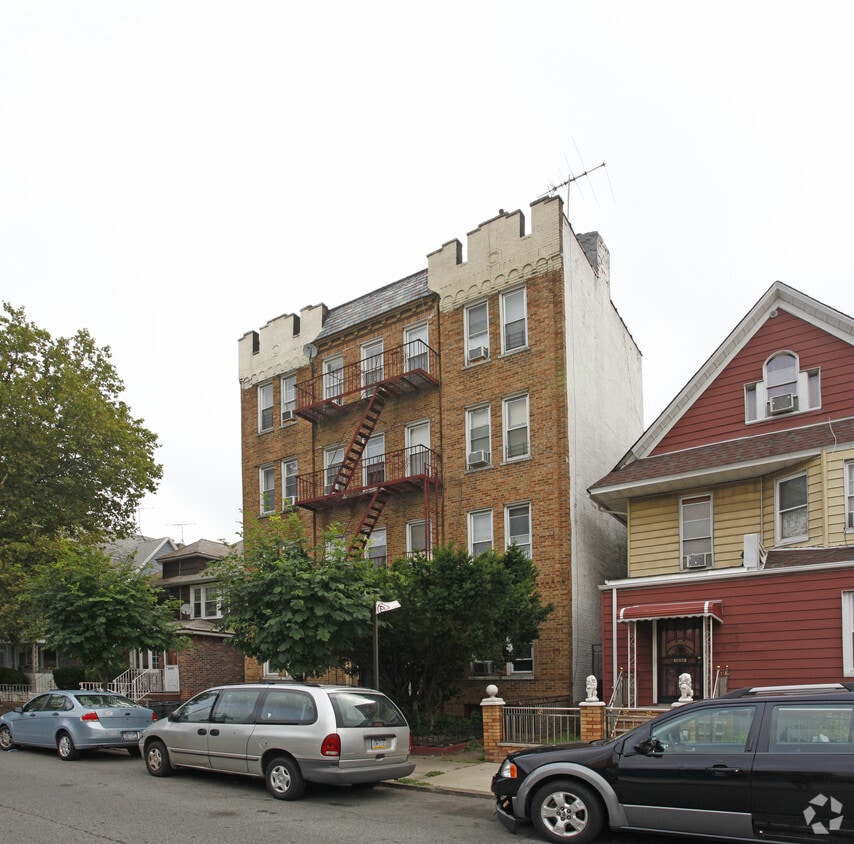 Primary Photo - 1075 E 35th St