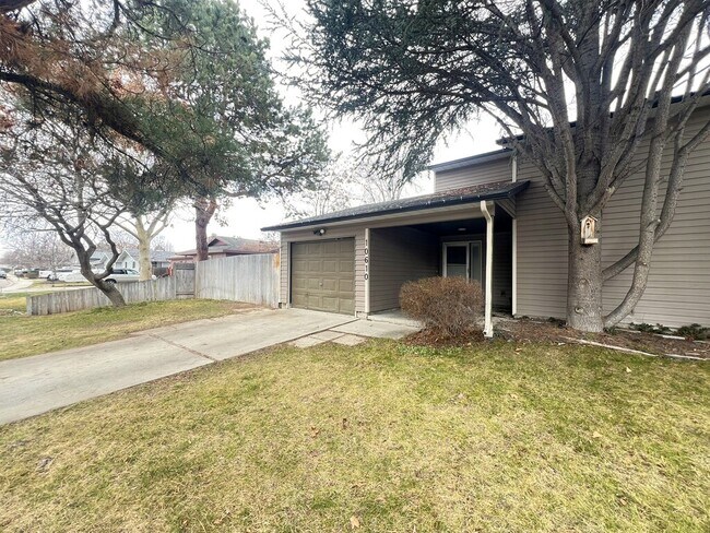 Foto del edificio - 10610 W Hinsdale St