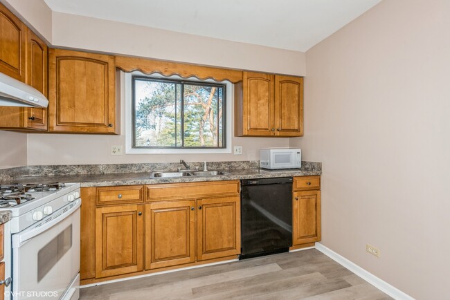 Building Photo - 1736 Harrow Ct