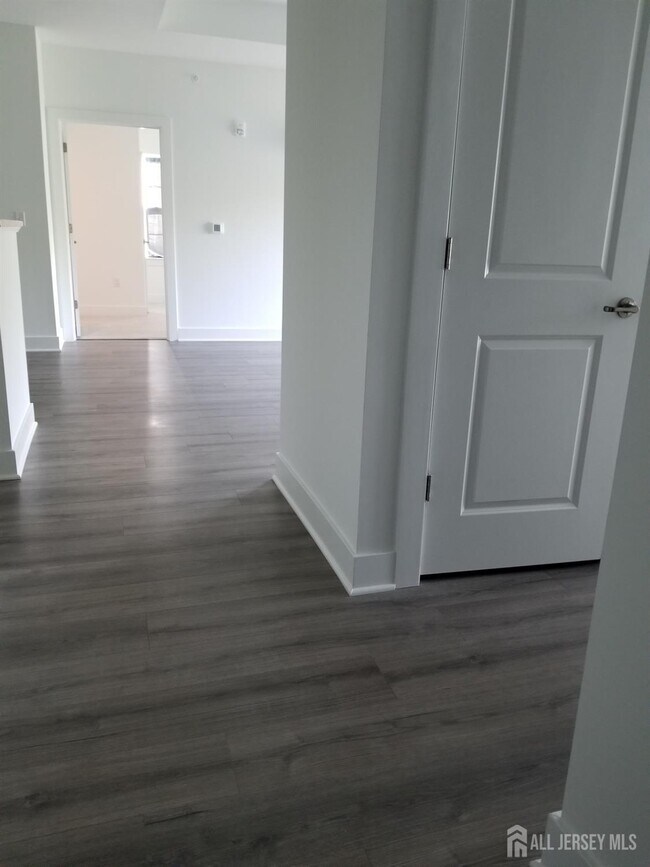 Building Photo - 932 Vanderbergh Blvd