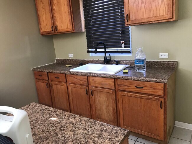 Foto del edificio - 1429 Embassy Ln