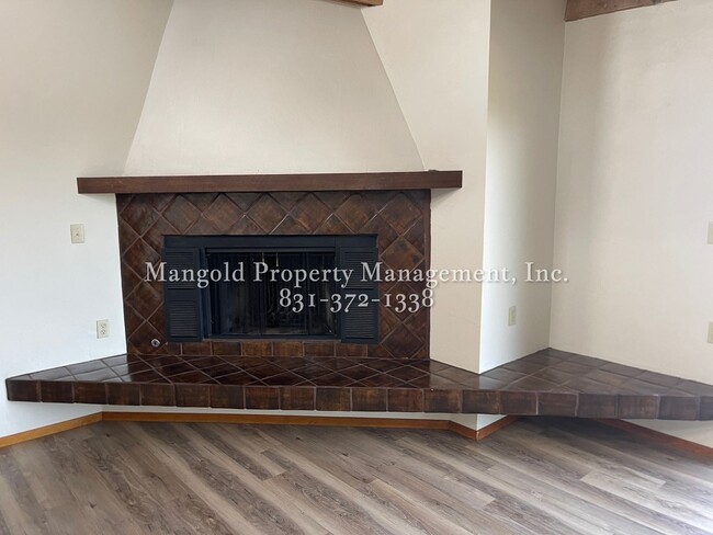 Building Photo - Spacious 3 Bed 2 Bath With Panoramic Ocean...
