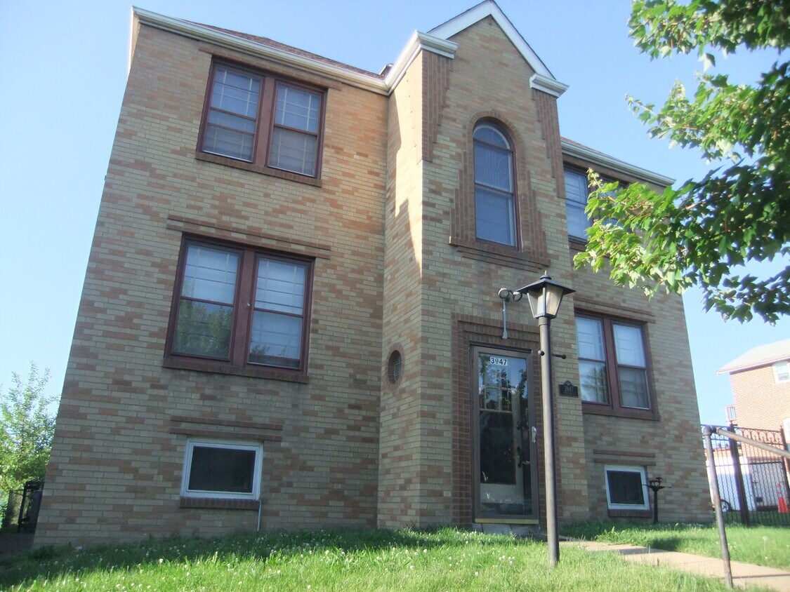 3947 Chippewa St Unit 2W, Saint Louis, MO 63116 Apartments in Saint