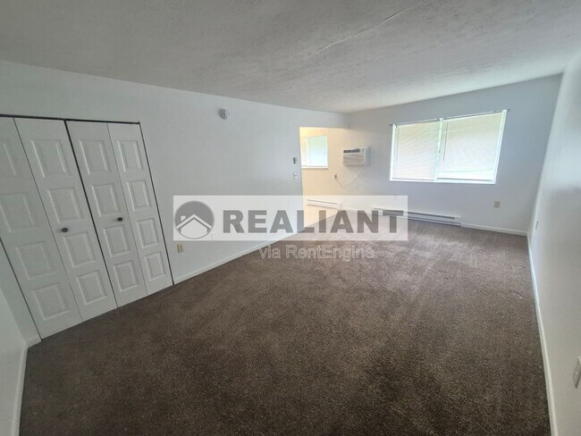 Building Photo - 918 Highland Ave