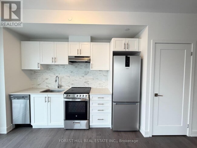 Photo du bâtiment - 715 Davis Dr