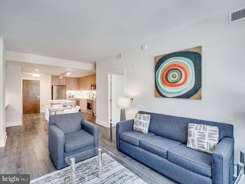 Foto principal - 4901 Montgomery Ln