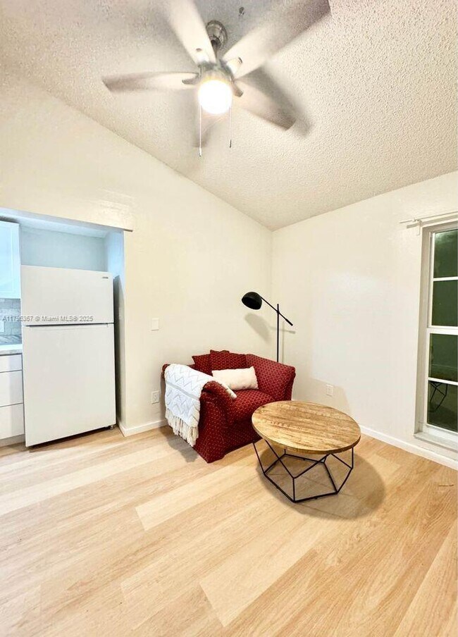 Foto del edificio - 2731 Cypress Ave