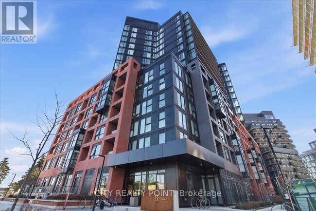 Building Photo - 8 Tippett Rd