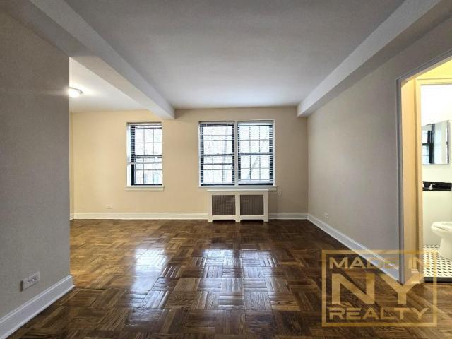 Foto del edificio - 0 bedroom in SUNNYSIDE GARDENS NY 11104