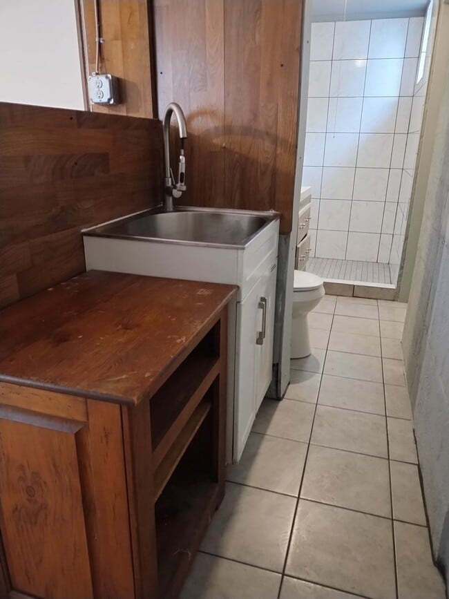 Building Photo - 1 bed / 1 bath - $795