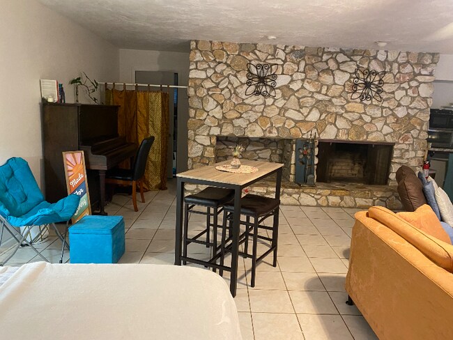 Foto del edificio - 119 Rhoden Cove Rd