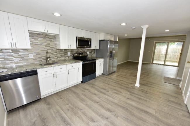 Building Photo - 1030 Galliton Ct