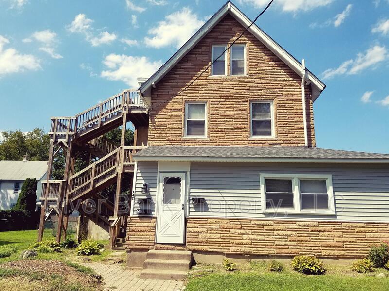 Primary Photo - 742 Franklin St