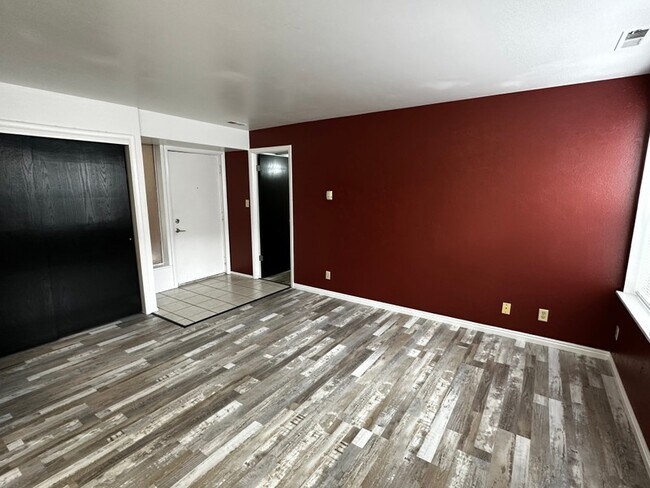 Foto del edificio - 4564 Harrison Blvd