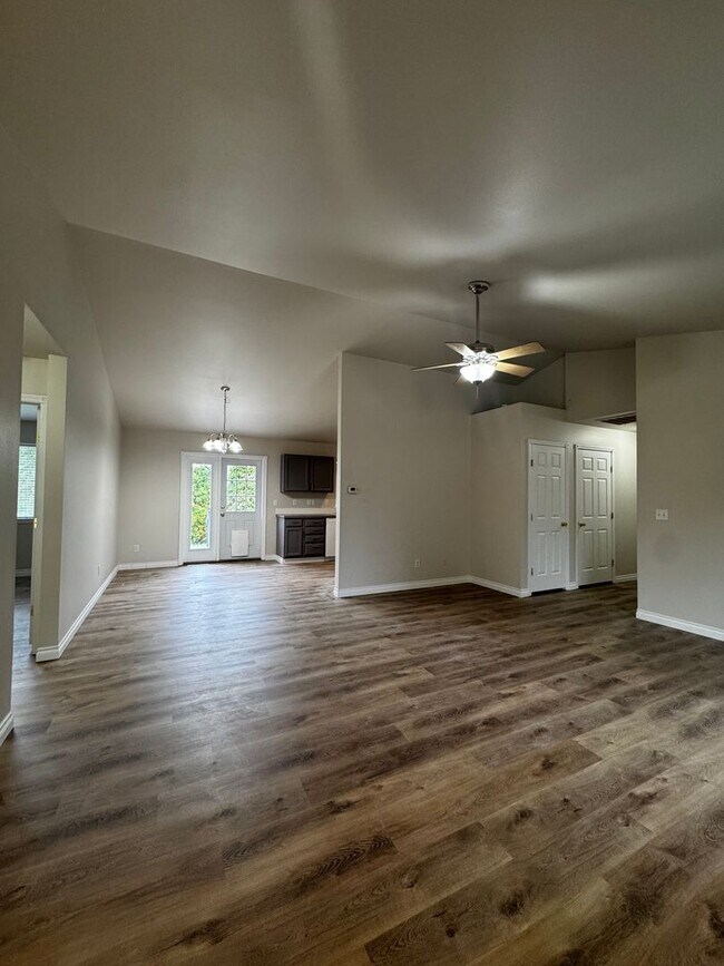 Foto del edificio - 2203 N Abbey Glen Ct