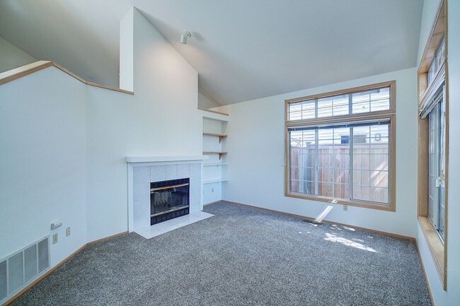 Building Photo - 3Bd/2.5Ba Sammamish Home