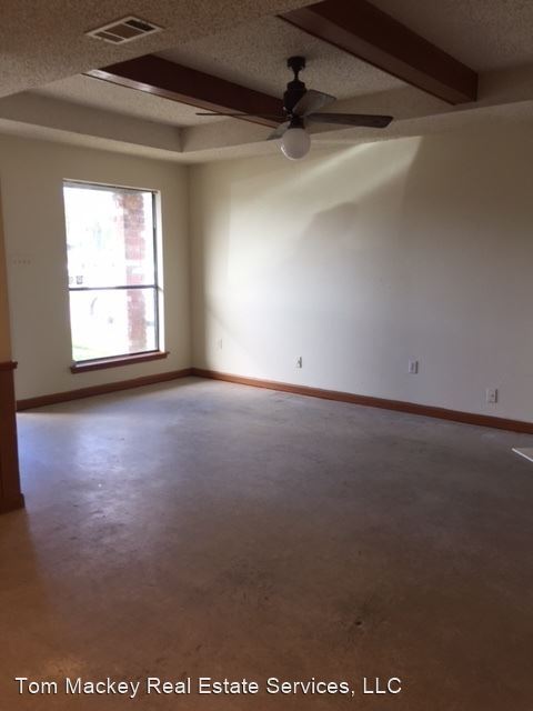 Foto del edificio - 3 br, 2 bath House - 6133 Parkcrest Ct.