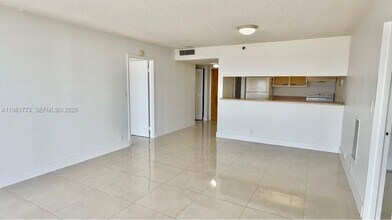 Building Photo - 7601 E Treasure Dr