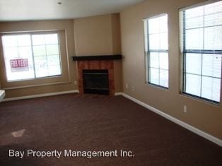 Building Photo - 709 Las Casitas Dr