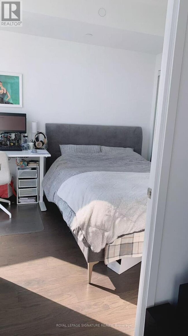 Photo du bâtiment - 100 Harbour St