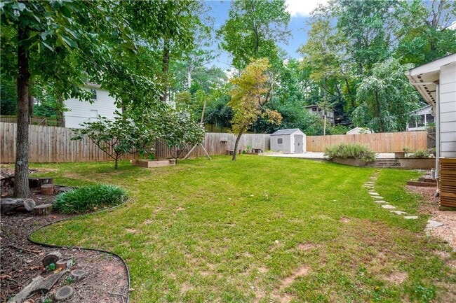 Building Photo - 4089 Longview Dr