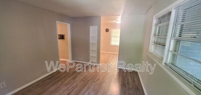 Building Photo - 634 Currie Dr