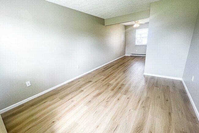 Foto del edificio - 1312 Spring Village Dr