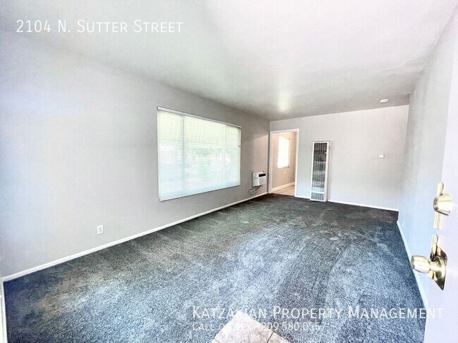 Building Photo - 1 Bedroom 1 Bath Duplex