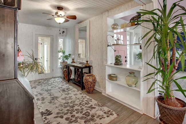 Foto del edificio - 5 Bedroom Home