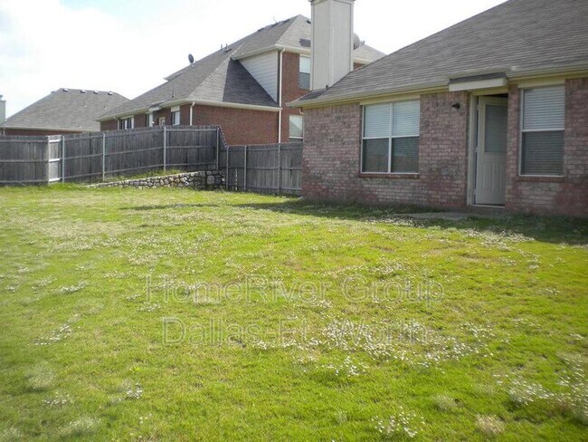 Building Photo - 609 Quail Hollow Dr