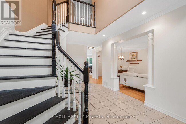 Building Photo - 67 Renoir Dr