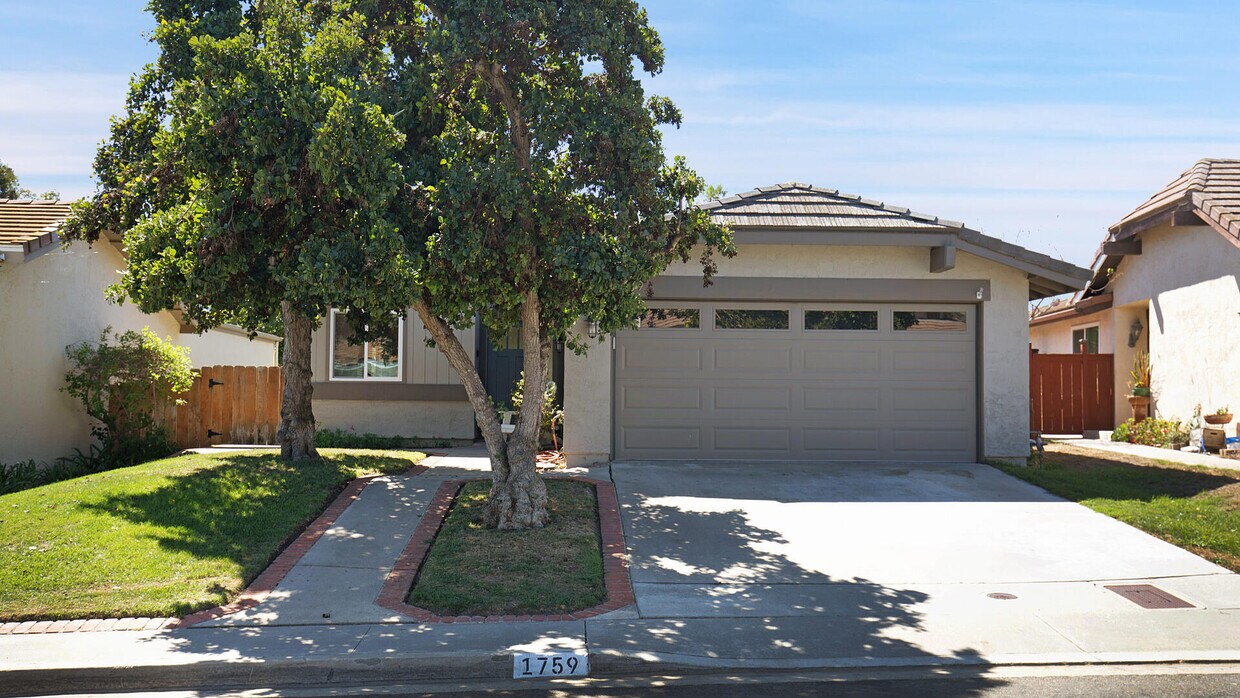 Primary Photo - 1759 Hill Top Ln