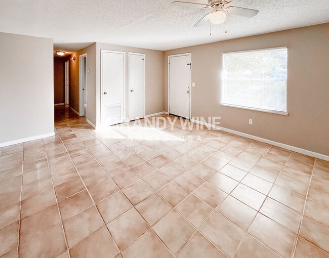 Building Photo - 10847 Bahia Dr