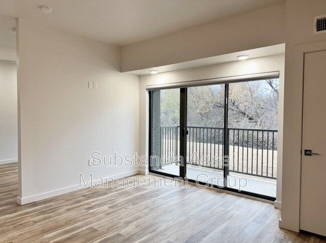 Foto del edificio - 1665 Midtown Pl