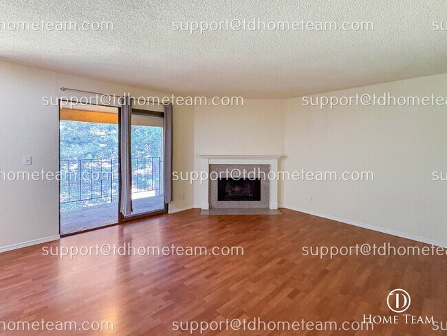 Foto del edificio - "Charming 2-Bed Condo in Bellevue with 923 Sq Ft of Comfort!"