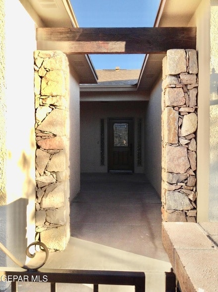 Building Photo - 6625 Cabana Del Sol Dr