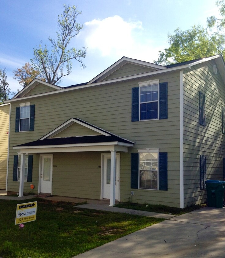 Primary Photo - 1336 Foxwood Pl