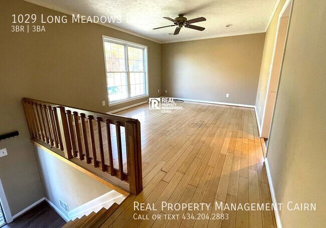 Building Photo - Spacious 3 Bedroom 2.5 Bath Split Level Home