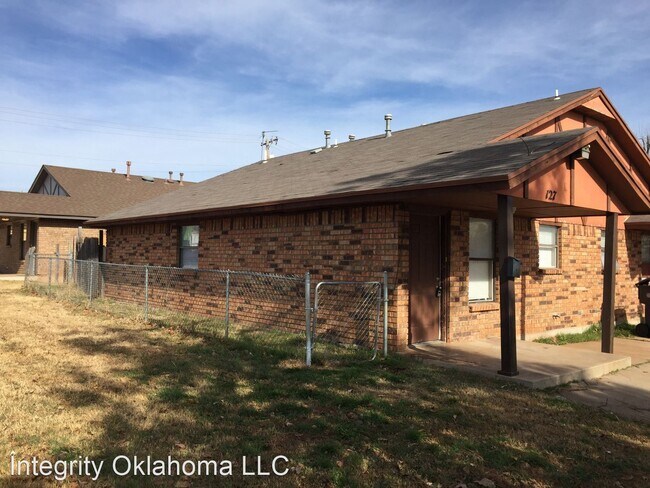 Building Photo - 2 br, 1 bath House - 127 SW 45th