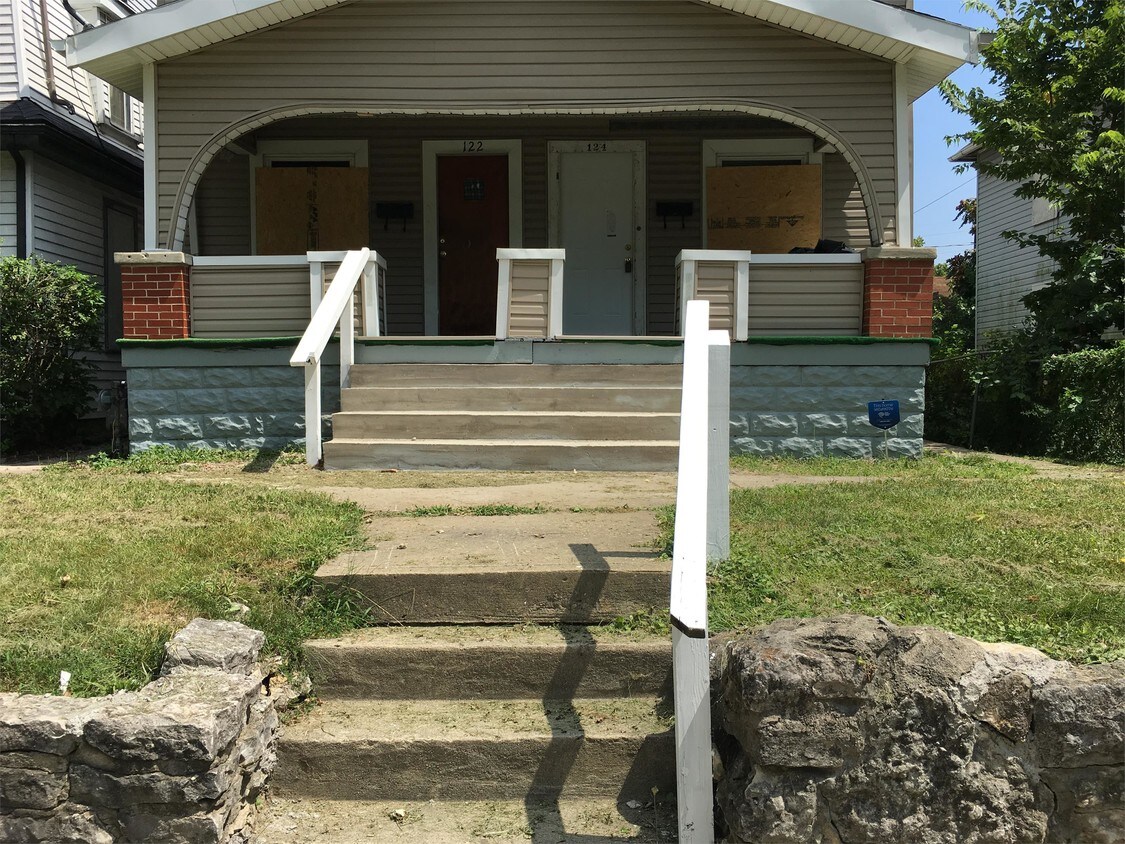 Primary Photo - 124 S Wheatland Ave