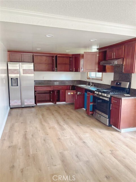 Foto del edificio - 6540 Oak Ave