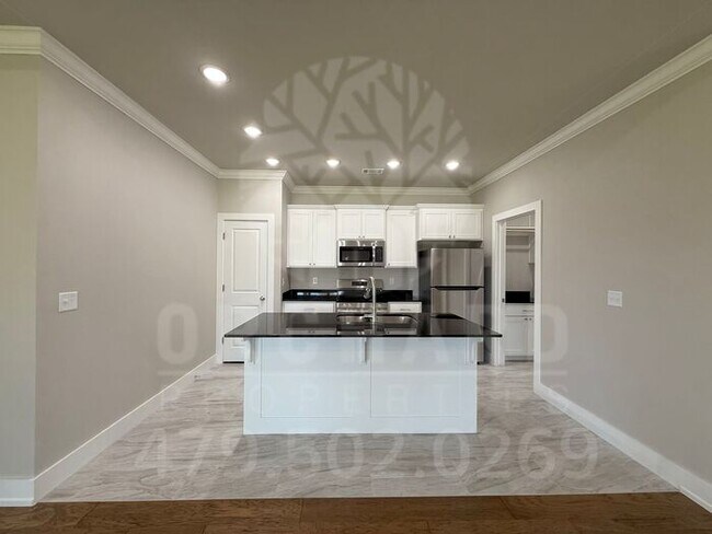 Building Photo - Henley 3 | Duplex in Siloam Springs!