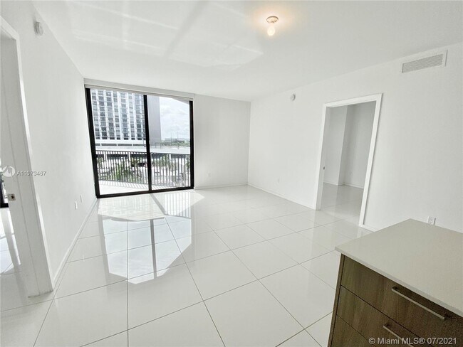Foto del edificio - 5300 NW 85th Ave