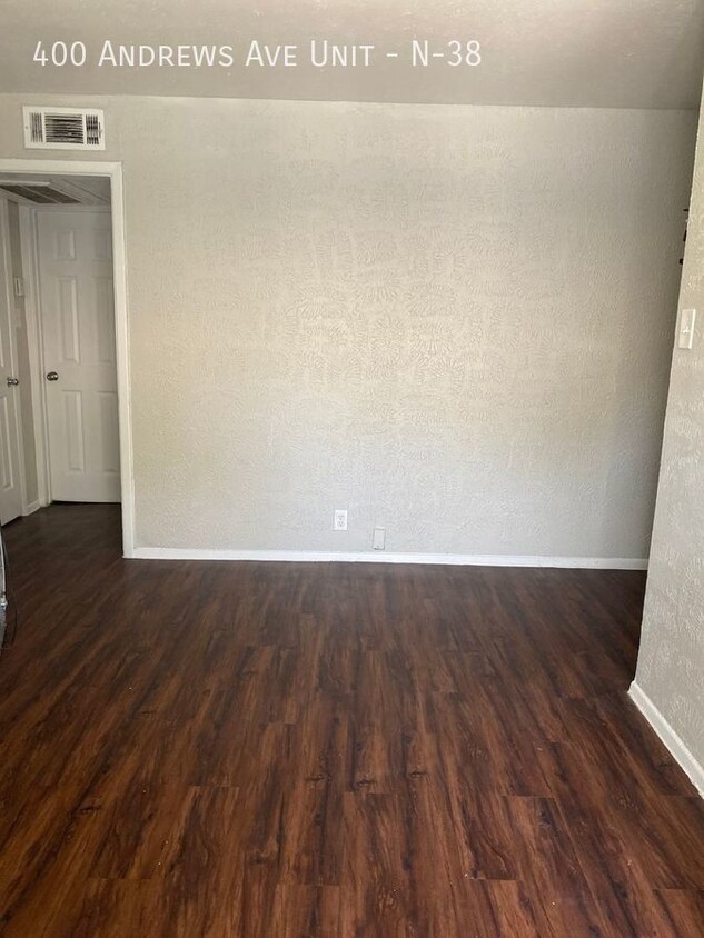 Primary Photo - Ask about move in specials