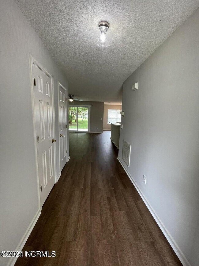 Foto del edificio - 2800 Mulberry Ln