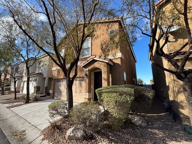 Building Photo - Gorgeous 3Bed/2.5Bath, 2-Story Home located in the SW part of the valley