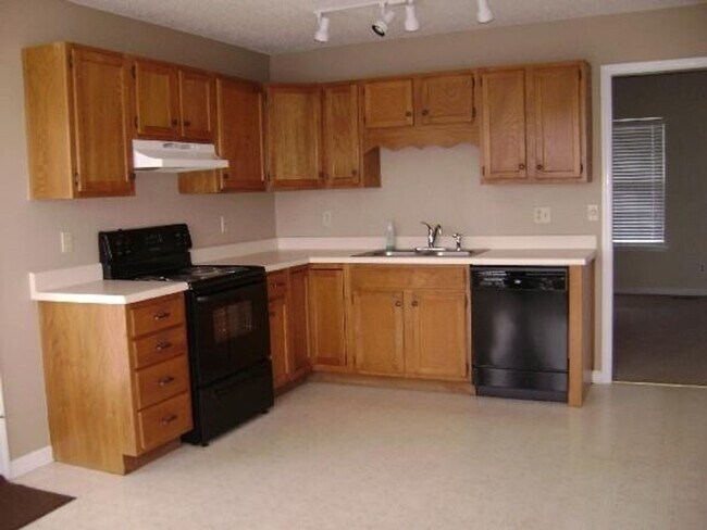 Building Photo - Cute Home on Cul de Sac!