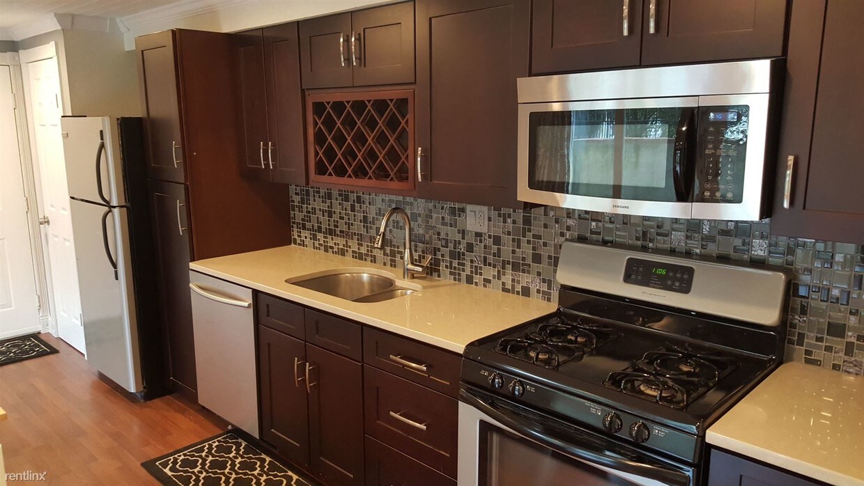 Primary Photo - 2 br, 1 bath Condo - 50 Kenwood Dr.