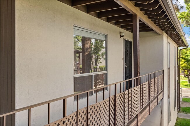 Building Photo - 1601 Pennsylvania St NE