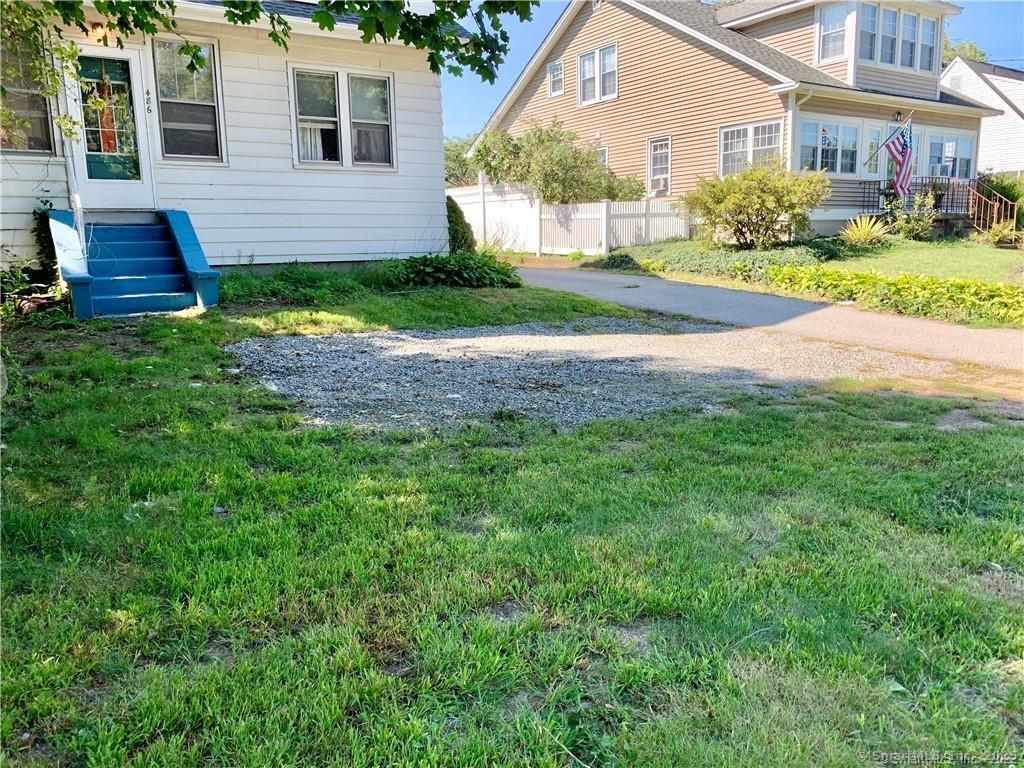 Building Photo - 486 Mohegan Ave Pkwy